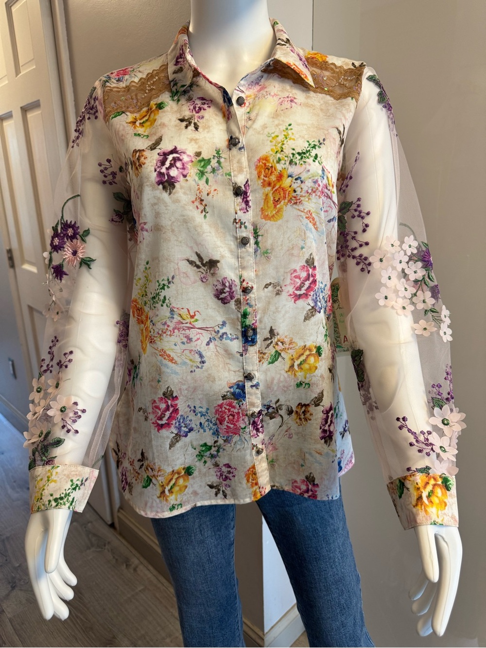 ARATTA Floral Appliqué Sheer Sleeve Blouse - Multicolor on Cream size XS